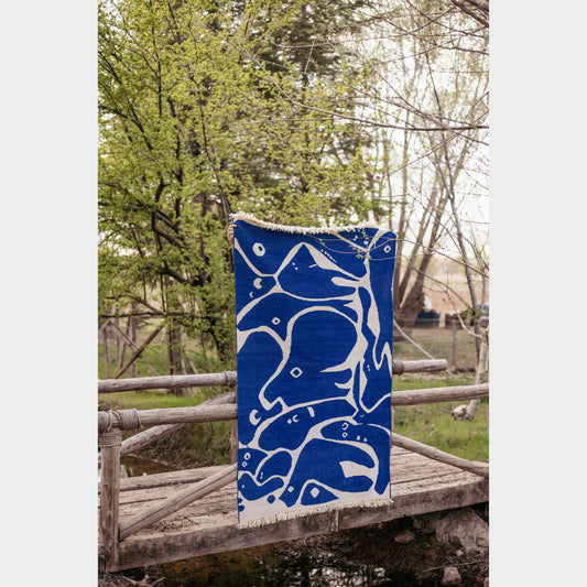 "ACAYİPLER KOROSU", Bilge Kalfa, Kilim