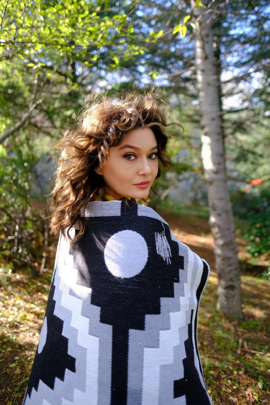 "KORİDOR", Nurgül Yeşilçay, Kilim