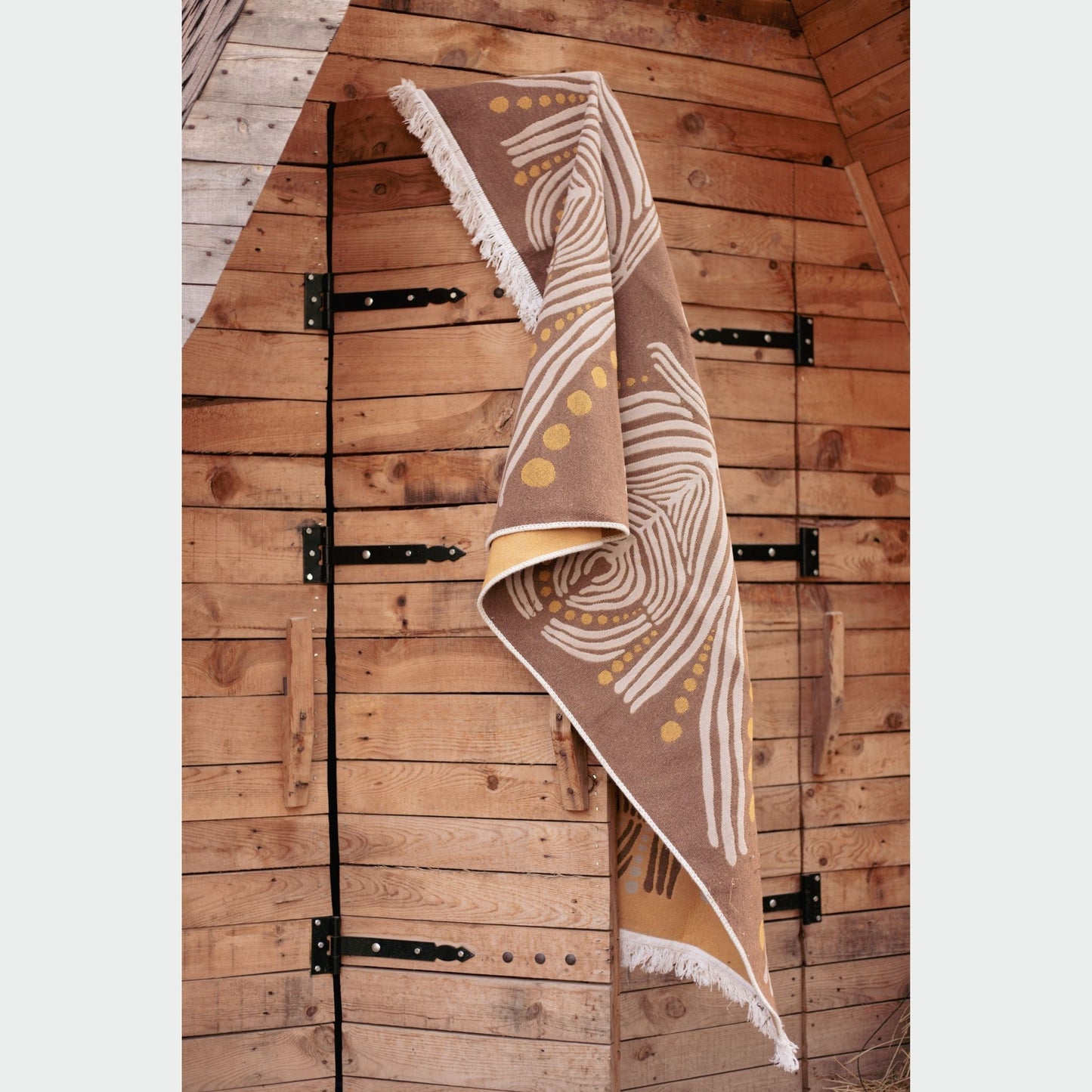 "SAÇILMA", Monica Bond, Kilim