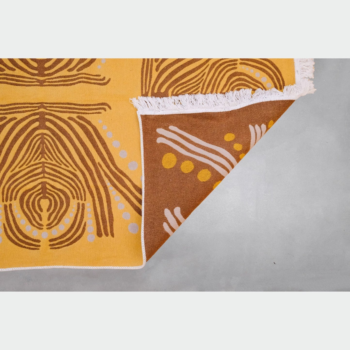 "SAÇILMA", Monica Bond, Kilim