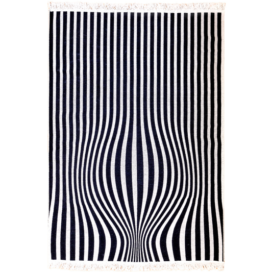 "DÜZ AMA DEĞİL", İdil Girard, Kilim