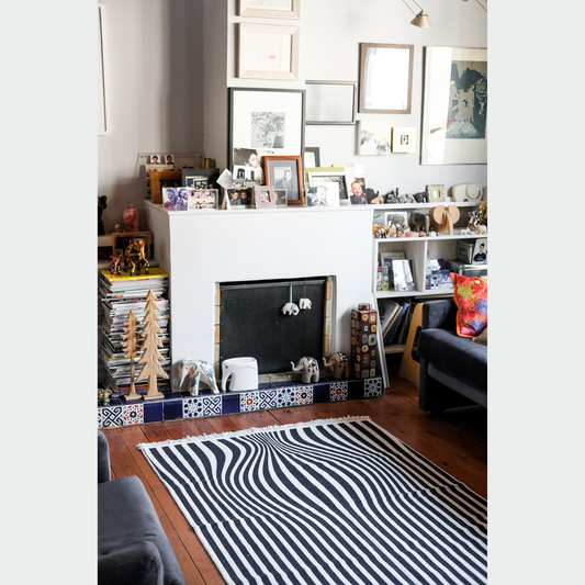 "DÜZ AMA DEĞİL", İdil Girard, Kilim