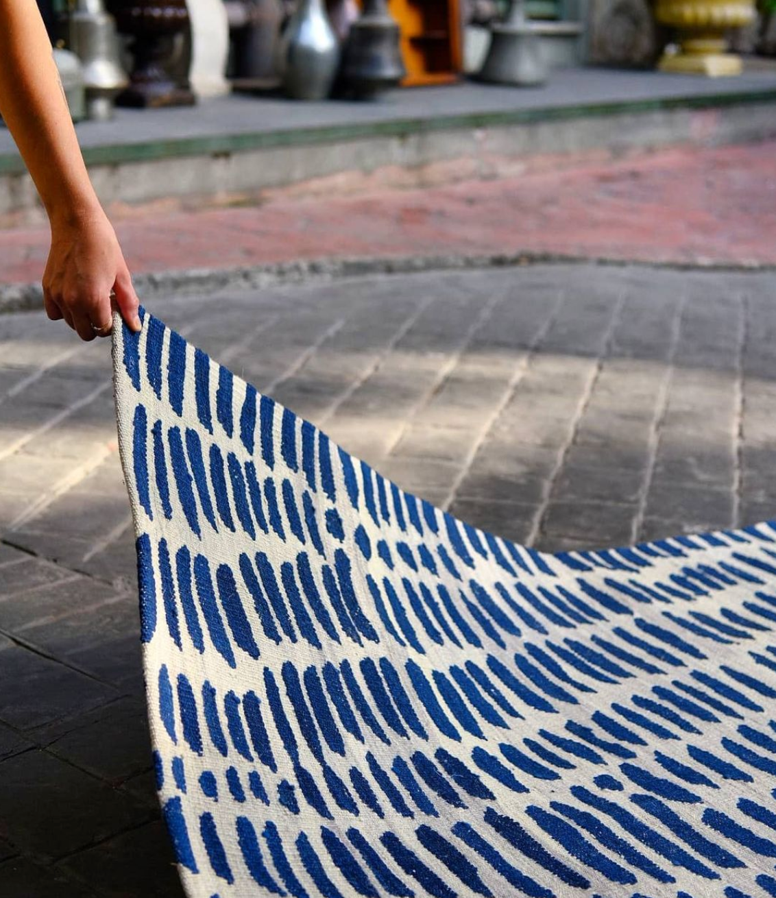 "365 GÜN", Zeynep Adil, El dokuması kilim